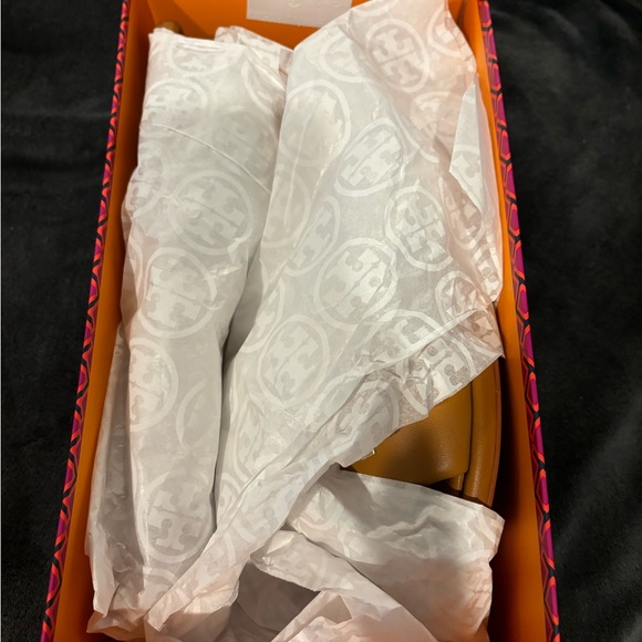 NWT TB Double T Sportslide napa leather/calf. Color Aged Camello/Gold - Picture 4 of 6